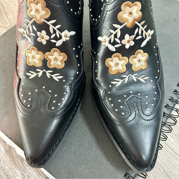 COWGIRL! 🤠 Crown Vintage Black Ilianna Floral Embroidered Western Boot - Size 10 - Picture 3 of 7